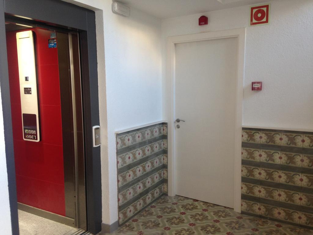 Apartaments Fonda Comerc Torroella de Montgrí Buitenkant foto